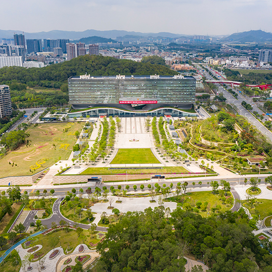 光明高新園區(qū)城市廣場園林綠化工程 ( 設(shè)計(jì)、采購、施工項(xiàng)目總承包）